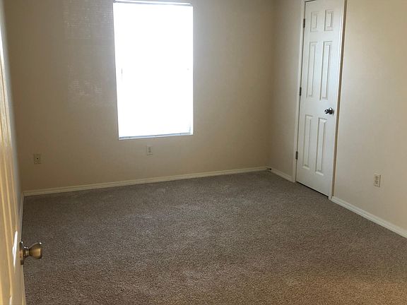 5th image of 970 N Oakland Ave APT 4