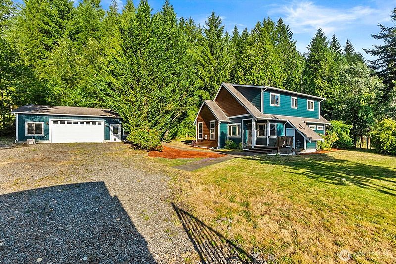 2nd image of 222 Oxbow Lake Lane