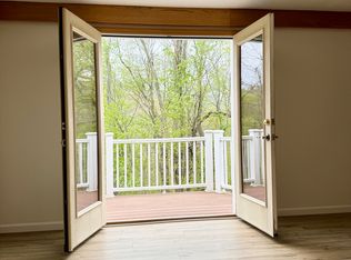 946 Carle St #PENTHOUSE, Baden, PA 15005