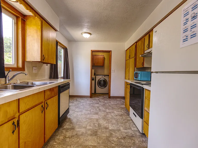 1180 Fairmount Ave S — Photo 9