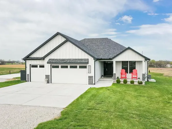 22527 156th St, Basehor, KS 66007