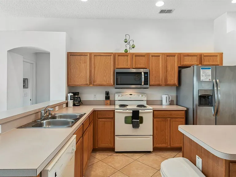640 Chadbury Way — Photo 31