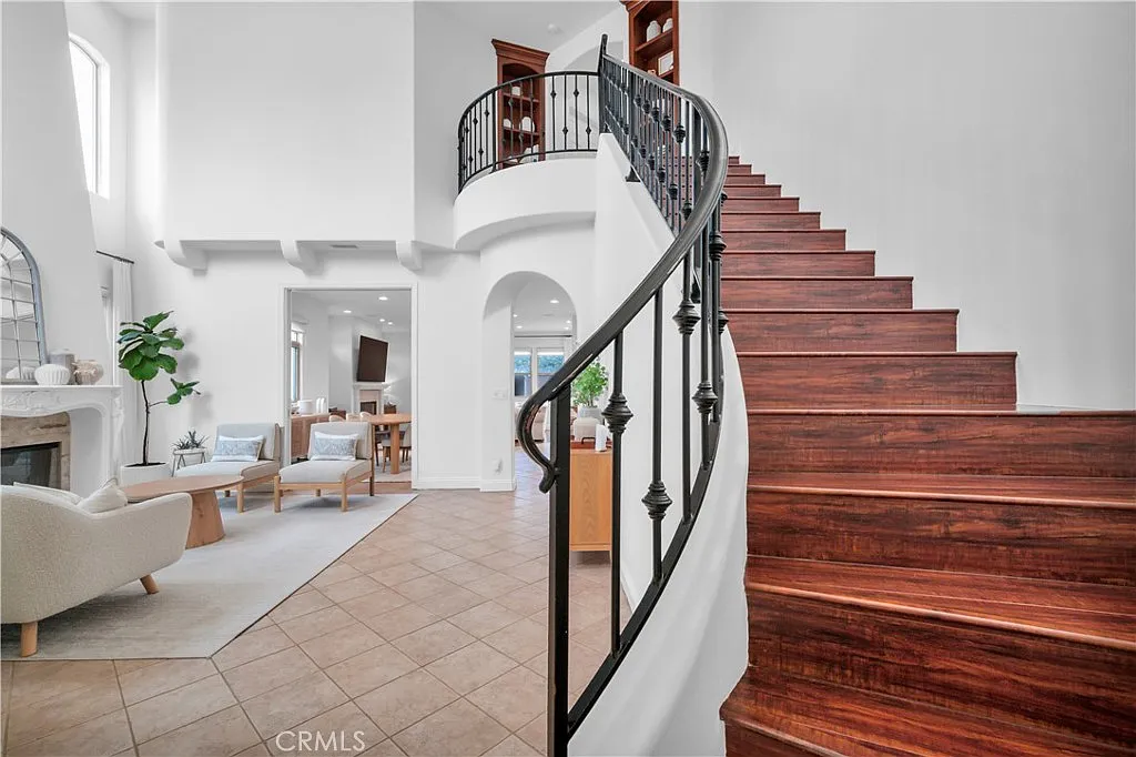 4 bed, 3.5 bath, 3020 sqft, $15,000 — Photo 3