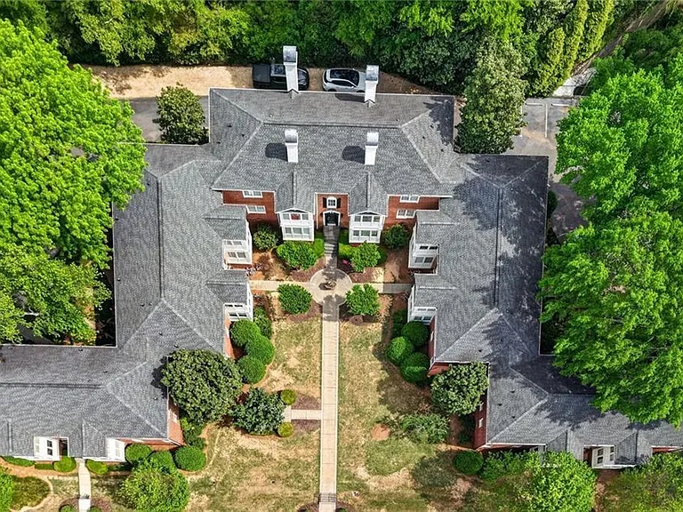 115 Peachtree Memorial Dr NW #C4 — Photo 25