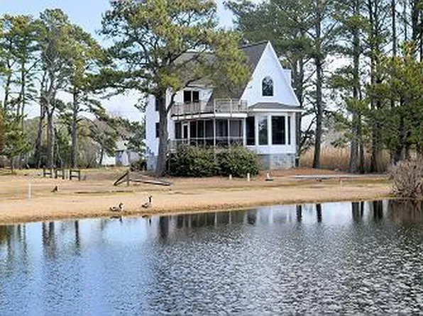 5104 Blake Point Rd, Chincoteague Island, VA 23336
