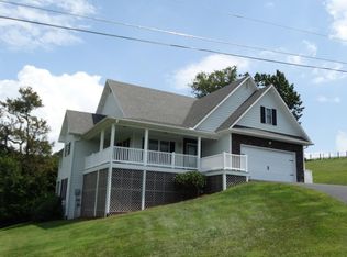 107 Carriage Dr, Galax, VA 24333