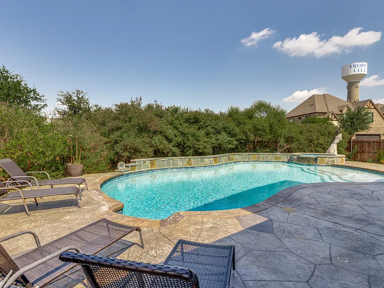 417 Sarah Cir — Photo 12