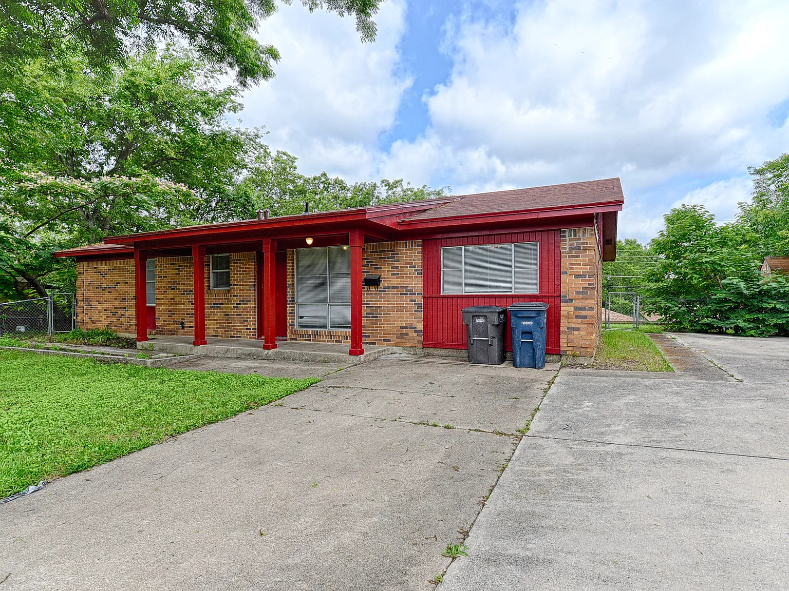 3 bed, 1296 sqft, $1,500 — Photo 3