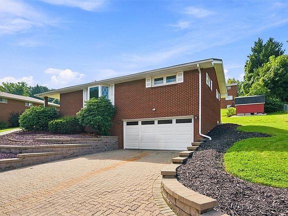 3rd image of 12640 Deborah Dr