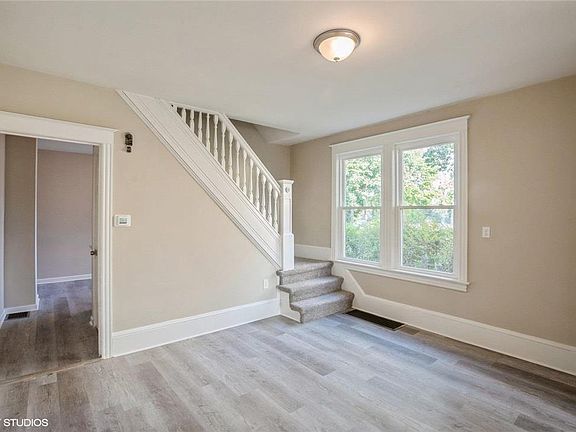 5th image of 506 S Greenwood Ave