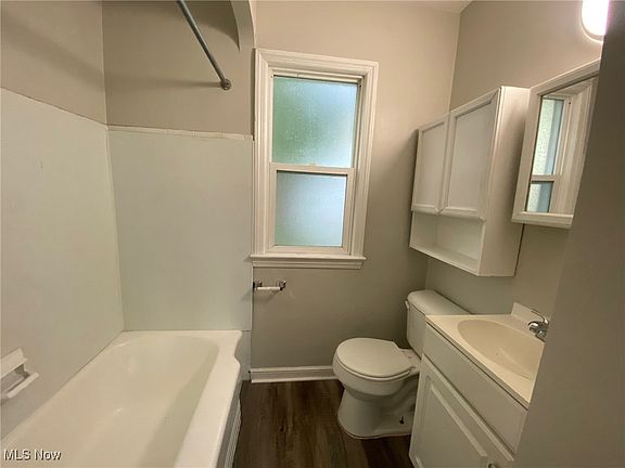 5th image of 25650 Shoreview Ave