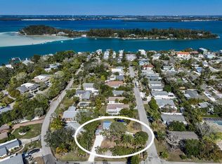 641 Fox St #13, Longboat Key, FL 34228