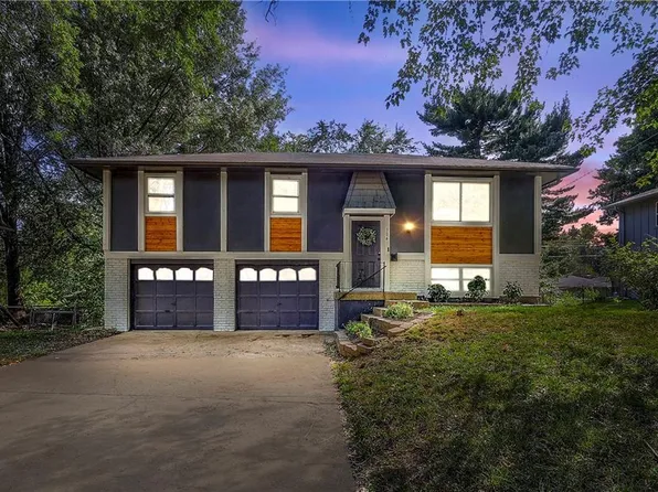 304 SW Gladstone Dr, Blue Springs, MO 64014