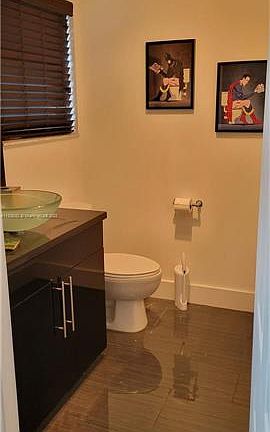 4th image of 3001 22nd Terrace Townhouse #9
