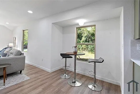 3 bed, 1190 sqft, $1,600 — Photo 4