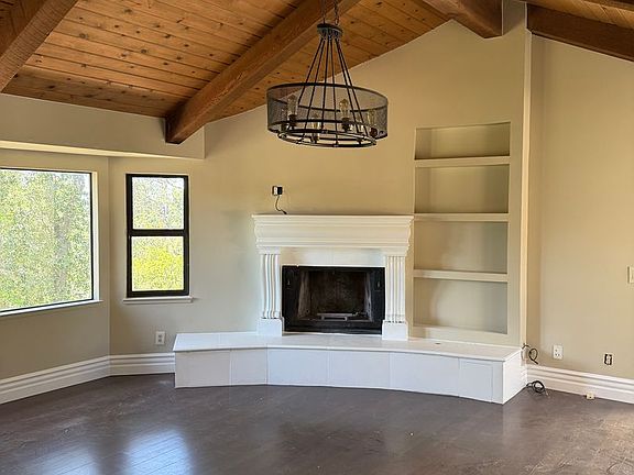 4th image of 9545 Oak Leaf Way