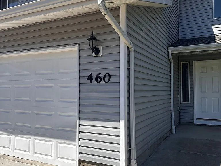 460 & 462 S Ecols St — Photo 2