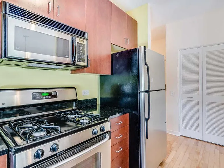 1270 S Blue Island Ave #101 — Photo 3