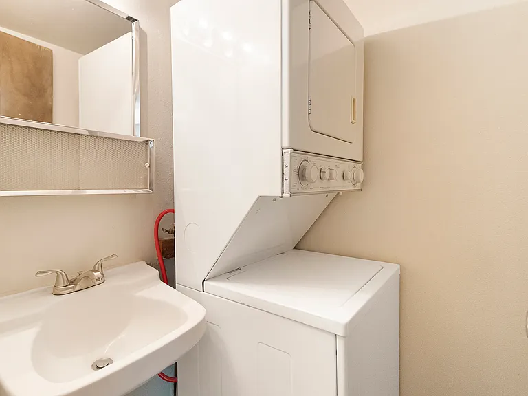 542 Nord Ave #14 — Photo 6