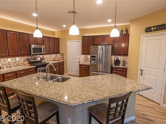 3rd image of 5556 Sharpsburg Ave