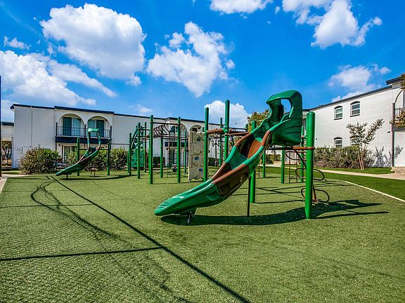 5th image of 10362 Sahara St APT 3207