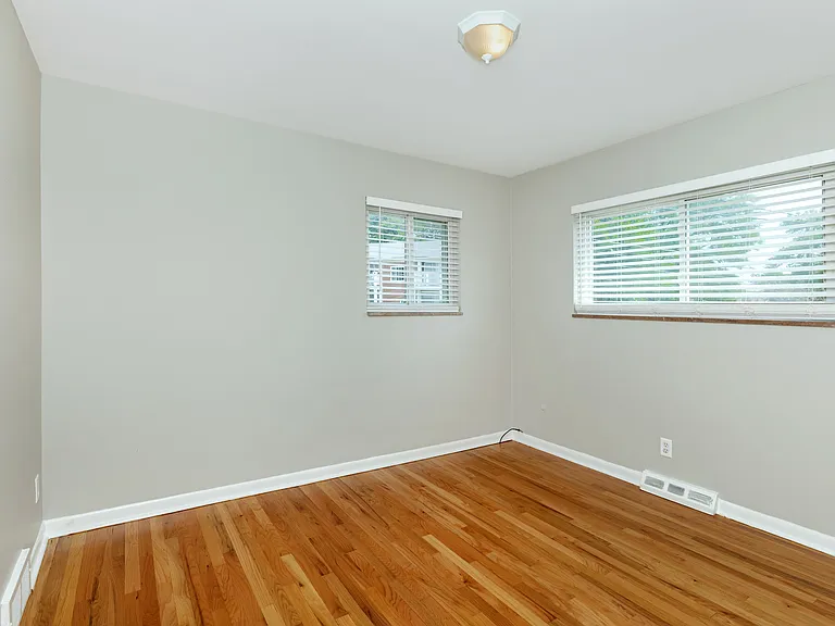 347 N Eton St #18 — Photo 20