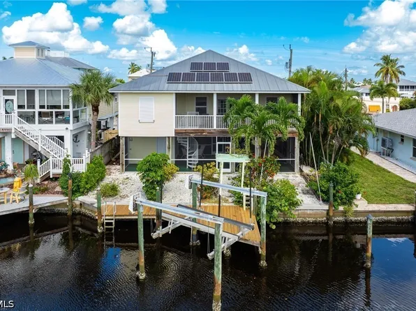 2761 Geary St, Matlacha, FL 33993