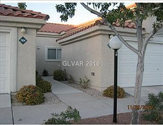 2nd image of 7802 Ravenhollow Ln