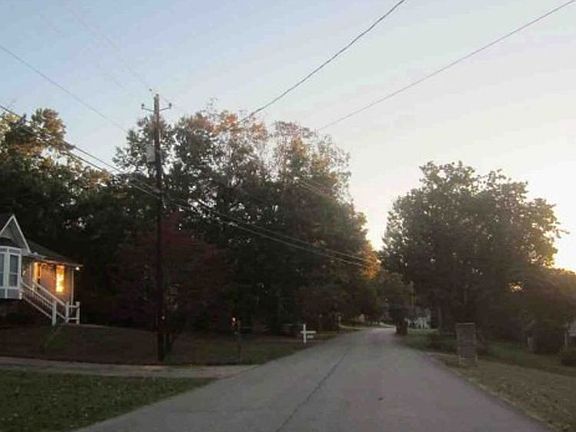 Exterior Neighborhood (street photo)