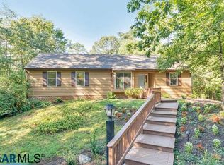 1109 Fox Ridge Dr, Earlysville, VA 22936