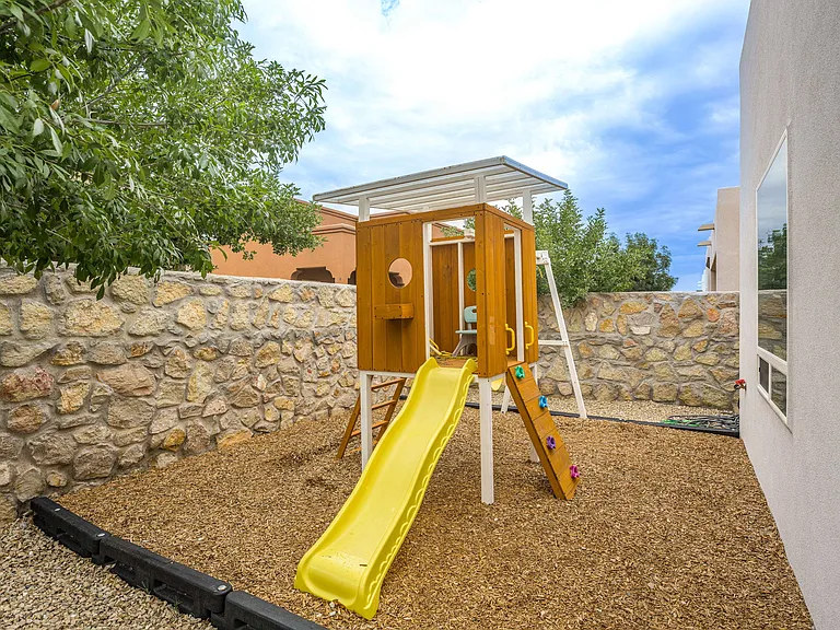 6041 Arosa St — Photo 31