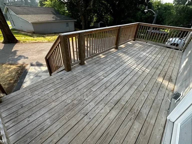 2208 Sanderson Rd — Photo 23