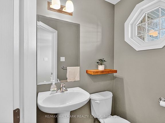 3rd image of 457 Barrick Hill Rd