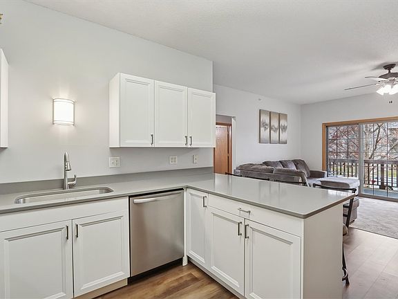 3rd image of 2853 Coral Ct APT 202