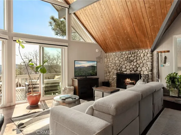 27482 Matterhorn Dr, Lake Arrowhead, CA 92352