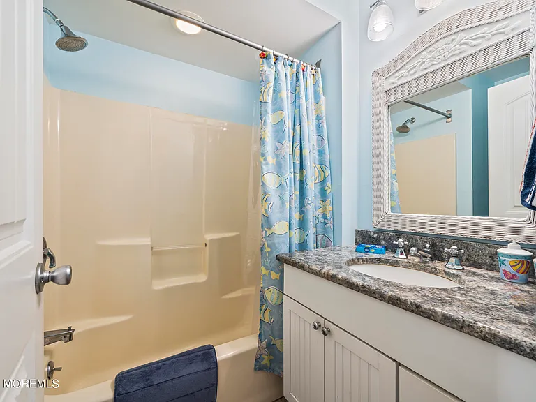204 Randall Ave — Photo 24