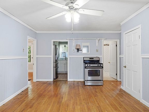 3rd image of 48 Litchfield Ave