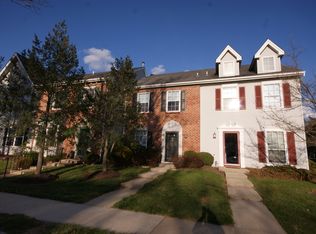69 Townsend Ct #215, Franklin Park, NJ
