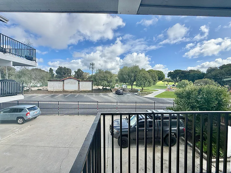 2725 Calle Del Comercio #B — Photo 13