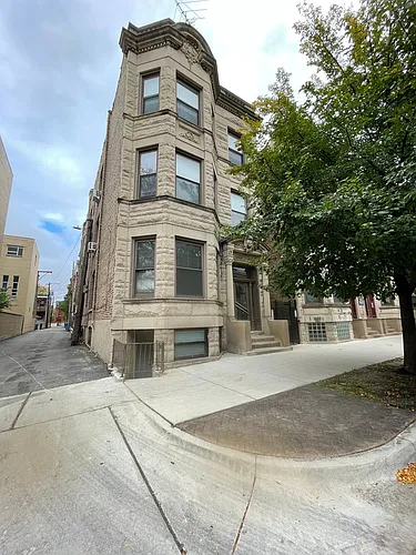1210 W Lexington St Photo 1