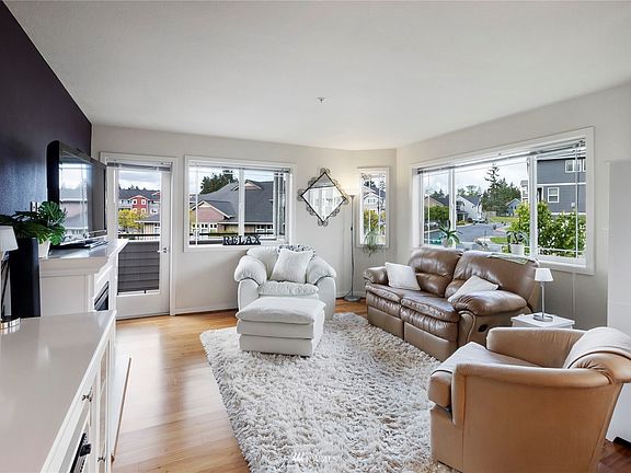 3rd image of 13215 97th Ave E Unit 203