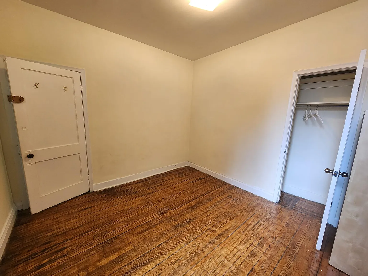3 bed, 1100 sqft, $3,100 — Photo 4