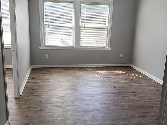 5th image of 3602 E Fall Creek Parkway North Dr APT B