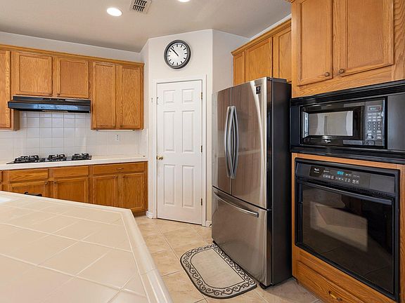 5th image of 2620 Maybrook Dr