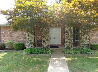 2034 Raintree Dr, Imperial, MO 63052