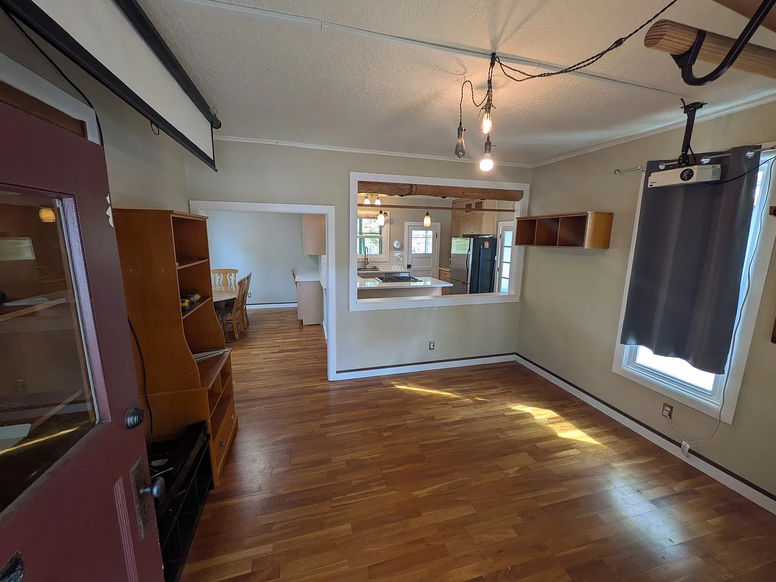 2 bed, 1200 sqft, $2,200 — Photo 3