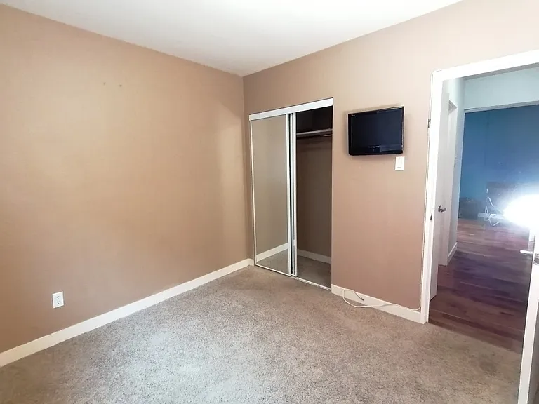 565 Corydon Ave #203 — Photo 13