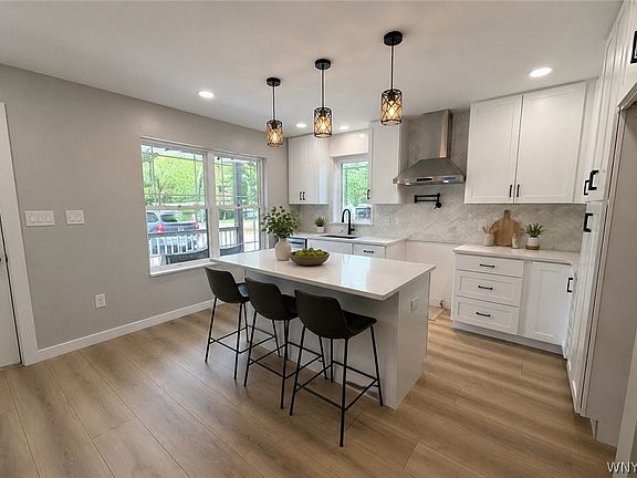 5th image of 7395 Maple Rd E