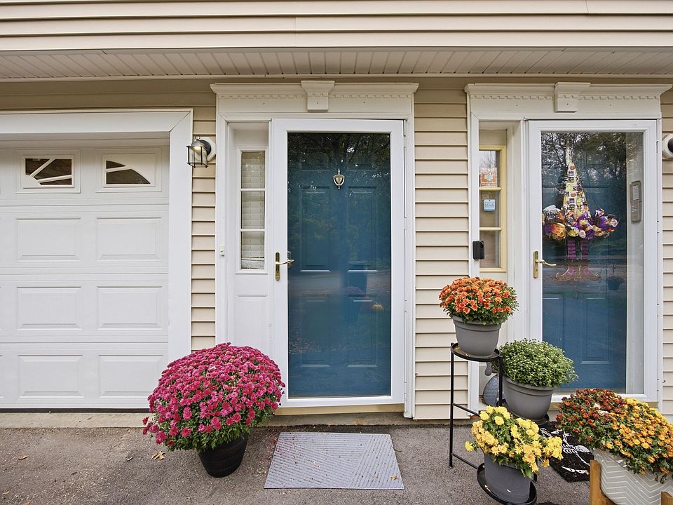1st image of 1029 S Mammoth Road #31