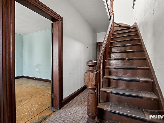 2nd image of 114 S 7th Street